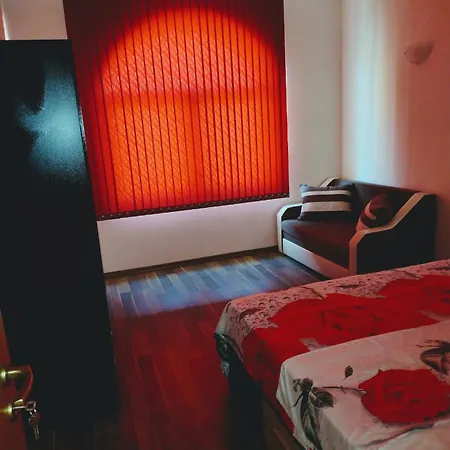 ред хаус Apartmán Sluneční pobřeží