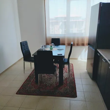 ред хаус Apartmán *
