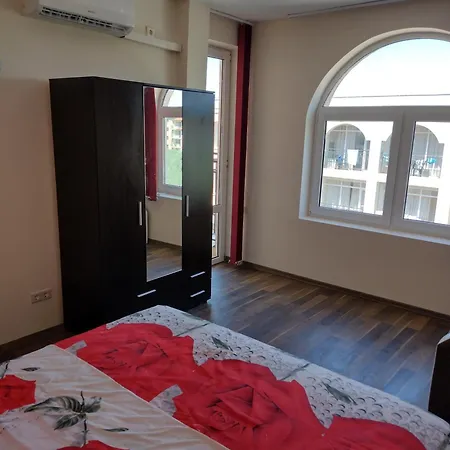 ред хаус * Солнечный берег