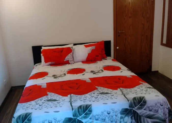 ред хаус Διαμέρισμα